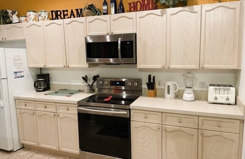 Windsor Palms House | Spacious and Comfortable Family Home 3.5 miles to Disney