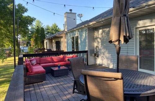 Iowa City House | Spacious and Convenient Getaway