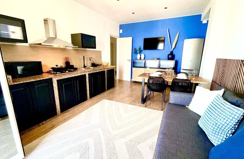 Aspra Apartment | spacious and cozy apartment with a sea view