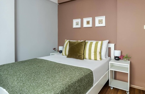 Gayrettepe Apartment | Spacious and Exquisite Flat Near Fulya in Besiktas