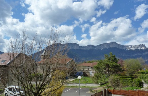 Fontanil-Cornillon Apartment | SPACIOUS AND LUMINOUS COMFORTABLE APARTMENT RENTAL NEAR GRENOBLE