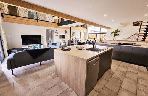 Magnac-sur-Touvre House | Spacious and modern Magnac Loft