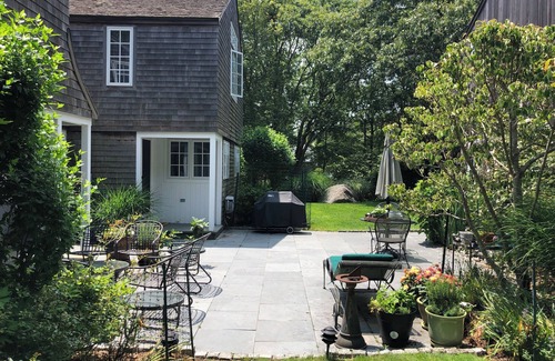 Chilmark House | Spacious and gracious architect designed home on 3 acres off Middle Road.