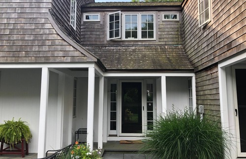 Chilmark House | Spacious and gracious architect designed home on 3 acres off Middle Road.