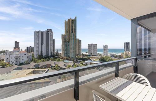 Surfers Paradise Apartment | Spacious and Modern 2 Bedroom Apartment in Paradise
