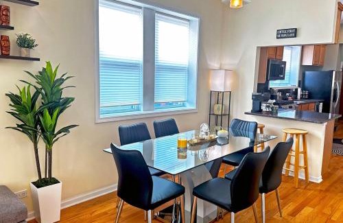 West Town Apartment | Spacious and Modern 3BD 2BA Home- Garage Parking!