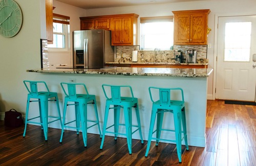 Henderson Point House | Spacious and stylish 3bd home minutes from beach