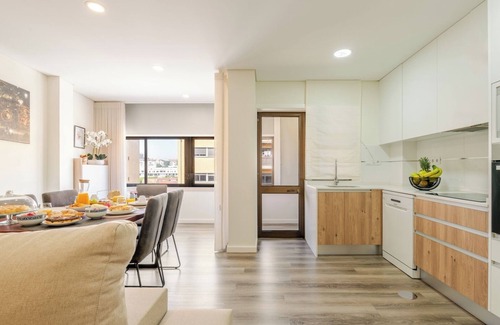 Ermesinde Apartment | Spacious and Stylish Flat with Garage by HostWise