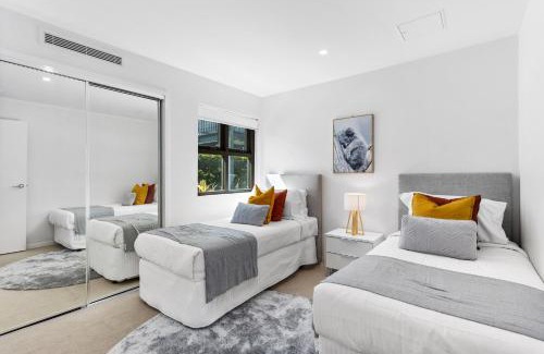 Bulimba Apartment | Spacious and Superb 3-bed Apartment