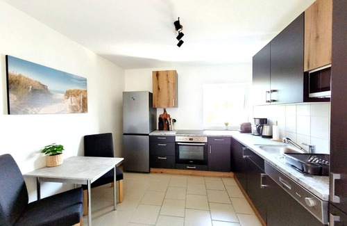 Heppens Apartment | Spacious Apartment Near the Sea