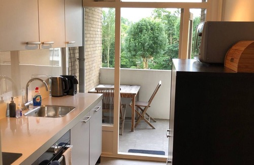 Duivendrecht Apartment | Spacious apartment with easy access to Amsterdam center!
