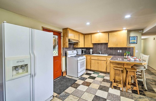 Black Diamond Apartment | Spacious Apartment on Lake Sawyer w/Fireplace!