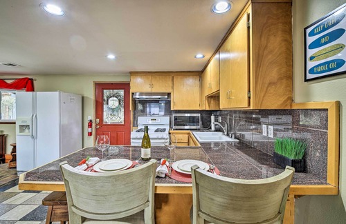 Black Diamond Apartment | Spacious Apartment on Lake Sawyer w/Fireplace!