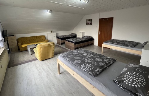 Hohenhameln Apartment | Spacious apartment Mehrum