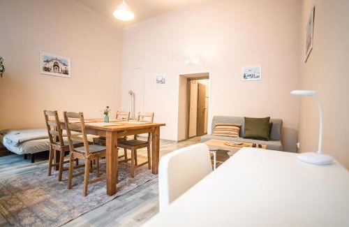 Kecskemet Apartment | Spacious Apartment in Central Kecskemét