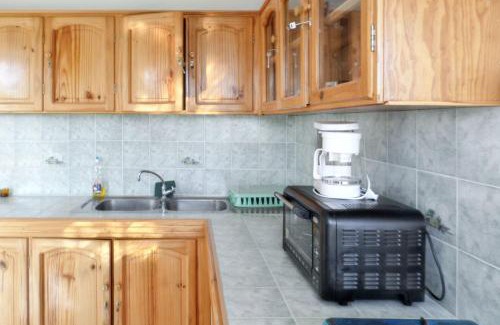 Calodyne Apartment | Spacious Apartment in Calodyne with Enclosed Garden