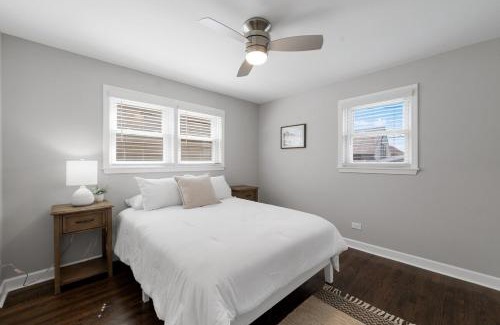 Clearing Apartment | Spacious apartment in Chicago