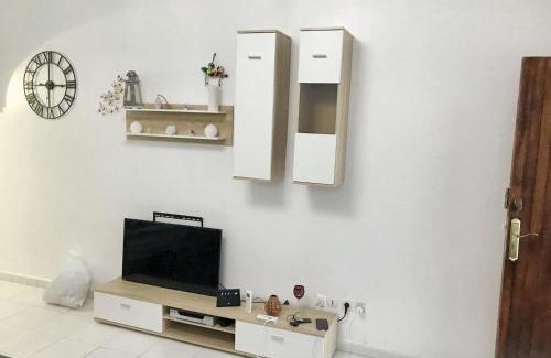 Restinga Smir Apartment | Spacious Apartment in Fnideq with Terrace and Garden