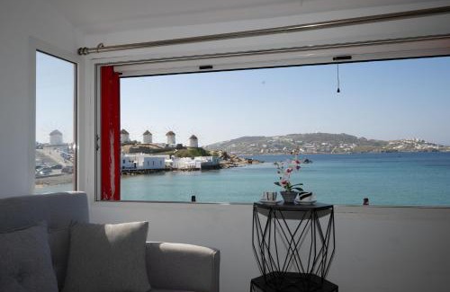 Little Venice Apartment | Spacious Apartment in Little Venice Mykonos by ΜΡS