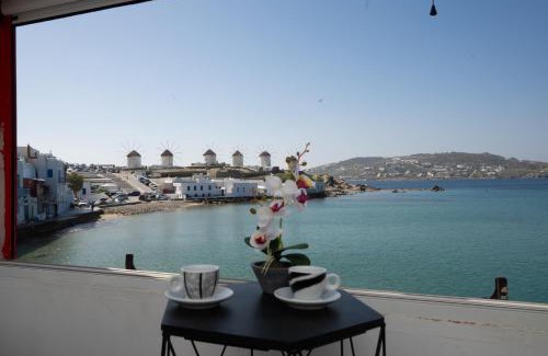 Little Venice Apartment | Spacious Apartment in Little Venice Mykonos by ΜΡS