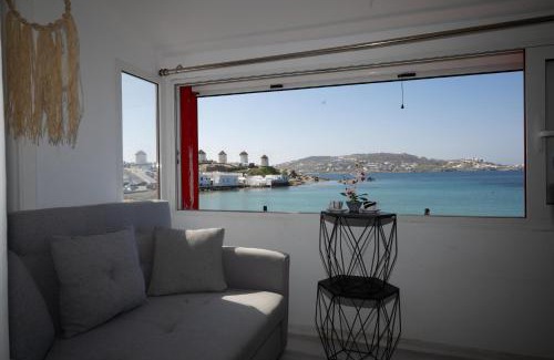 Little Venice Apartment | Spacious Apartment in Little Venice Mykonos by ΜΡS