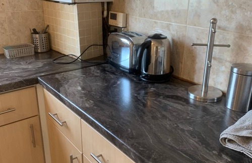 Loxford House | Spacious Apartment in London with Great Transport Links