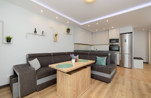 Krakow Apartment | Spacious Apartment Krakow by Renters
