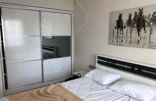 Seki Apartment | Spacious apartment near the beach