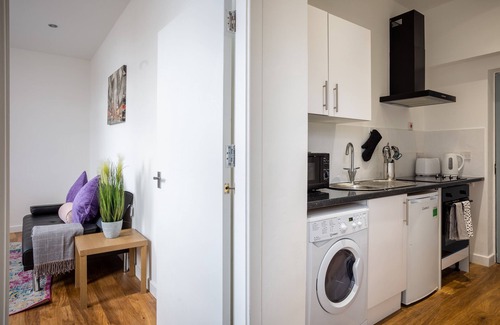 Wakefield Apartment | Spacious apartment offers comfort of your own home in the heart of Wakefield .