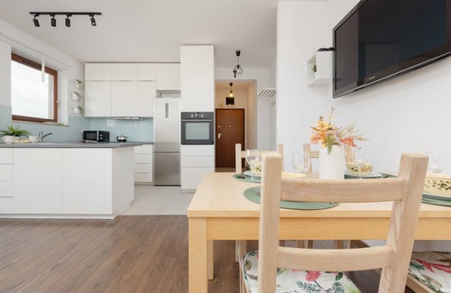 Bielany Apartment | Spacious Apartment + Parking by Renters
