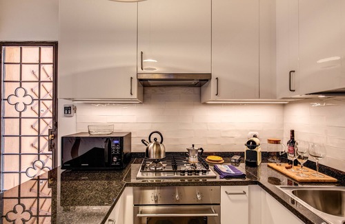 Rione II Trevi Apartment | Spacious apartment, three bedrooms, three private bathrooms at the Fountain