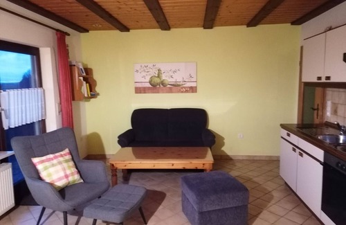 Haundorf Apartment | Spacious apartment with balcony, garden and free WiFi