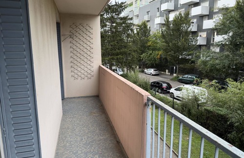 Yves Farge - Le Fleuve Apartment | Spacious apartment with balcony