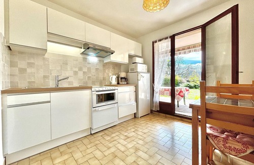 Annecy-le-Vieux Apartment | Spacious Apartment with Private Garden and Parking in Quiet Area