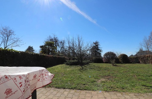 Annecy-le-Vieux Apartment | Spacious Apartment with Private Garden and Parking in Quiet Area