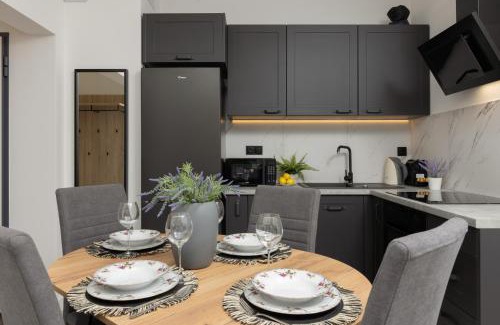 Ursus Apartment | Spacious Apartment with Parking Warsaw Ursus by Renters Prestige