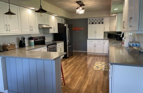 Apple River House | Spacious Apple Canyon Lake home - just minutes from Galena, Illinois