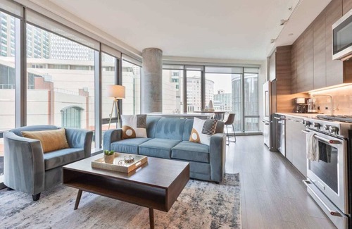 Back Bay Apartment | Spacious Apt In Back Bay