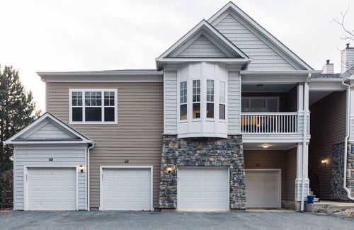 Waltham Apartment | Spacious Apt with Balcony - ABH-1721