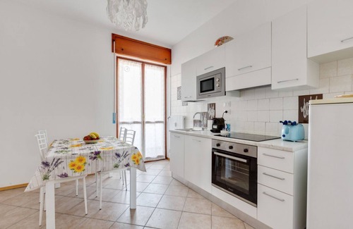 Greco Apartment | Spacious APT with terrace! Central Station 2km away