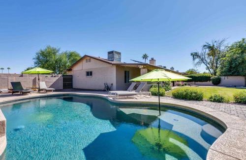 Trails North House | Spacious Backyard W Free Heated Pool, Tv And Bbq