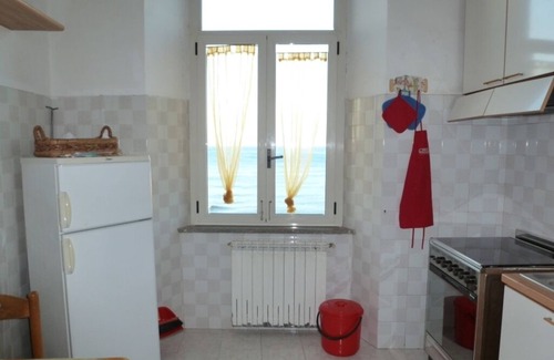 Civitavecchia Apartment | Spacious beachfront apartment