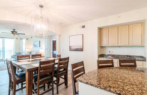 Gulfport House | Spacious Beachview End Unit in Legacy Tower 2 -1101 - 3 bedroom 3 bath condo