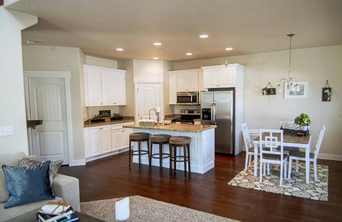 Orem House | Spacious, beautifully decorated and fully equipped townhome