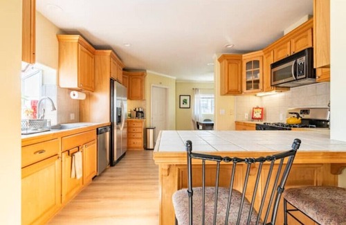 Belmont Shore House | Spacious,best location,walk to beach, shops & dine