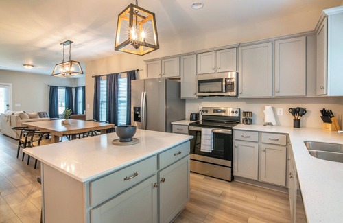 Cullman House | Spacious Brand New 5 Bedroom Home in Cullman