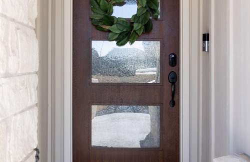 Buda House | Spacious & Bright 4 bed/2.5 bath home in South Austin! Chefs kitchen