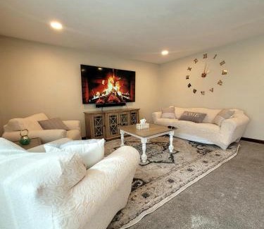 Cheektowaga House | Spacious Buffalo Home Near Niagara Fall, Bills Stadium, Buffalo Airport
