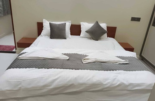 Tirupati House | Spacious building in charming Tirupati with AC, WiFi , Hot water and Lift