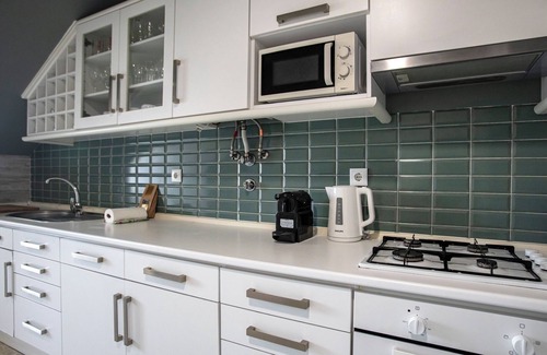 Santa Isabel Apartment | Spacious Campo de Ourique Flat